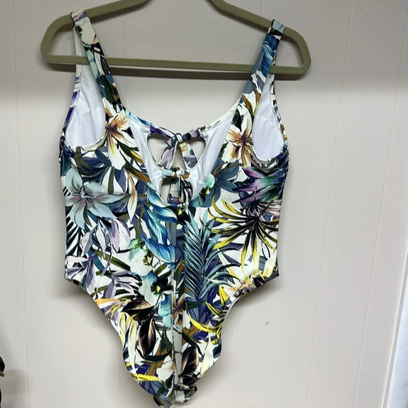 Sun & Sea One Piece Floral Swimsuit Sz14 - Picture 3 of 9